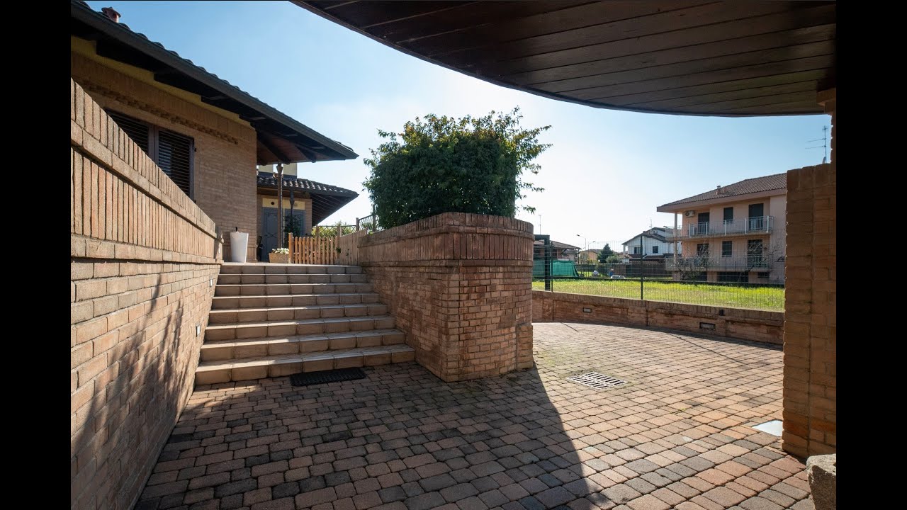 Villa trifamigliare a San Pietro Mosezzo