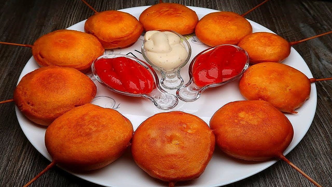 Корн дог - вкусняшка в тесте. Корейская уличная еда.