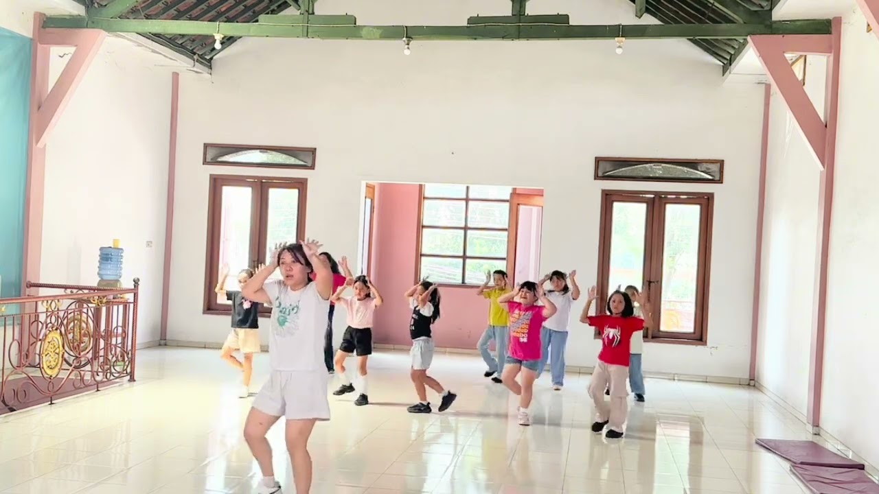 Eenie meenie dance cover sragen