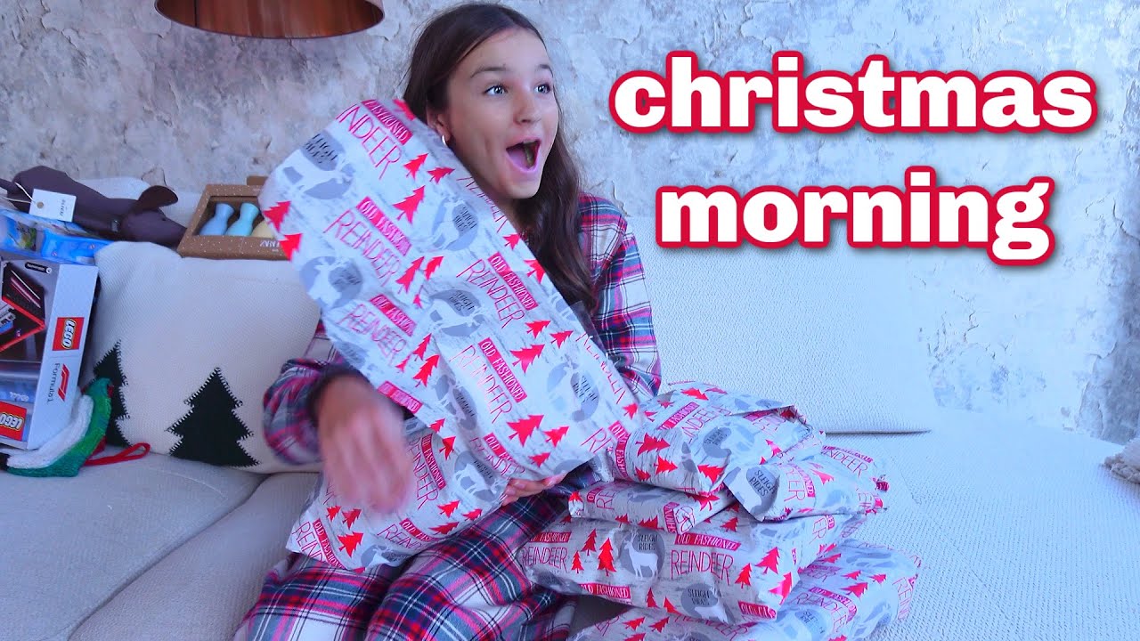 CHRISTMAS MORNING OPENING PRESENTS!