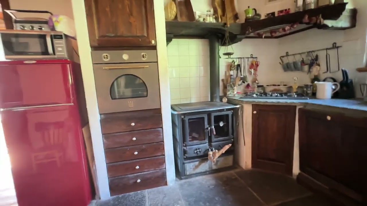BAITA RISTRUTTURATA CON TERRENO IN VENDITA IN VALLE ANTIGORIO