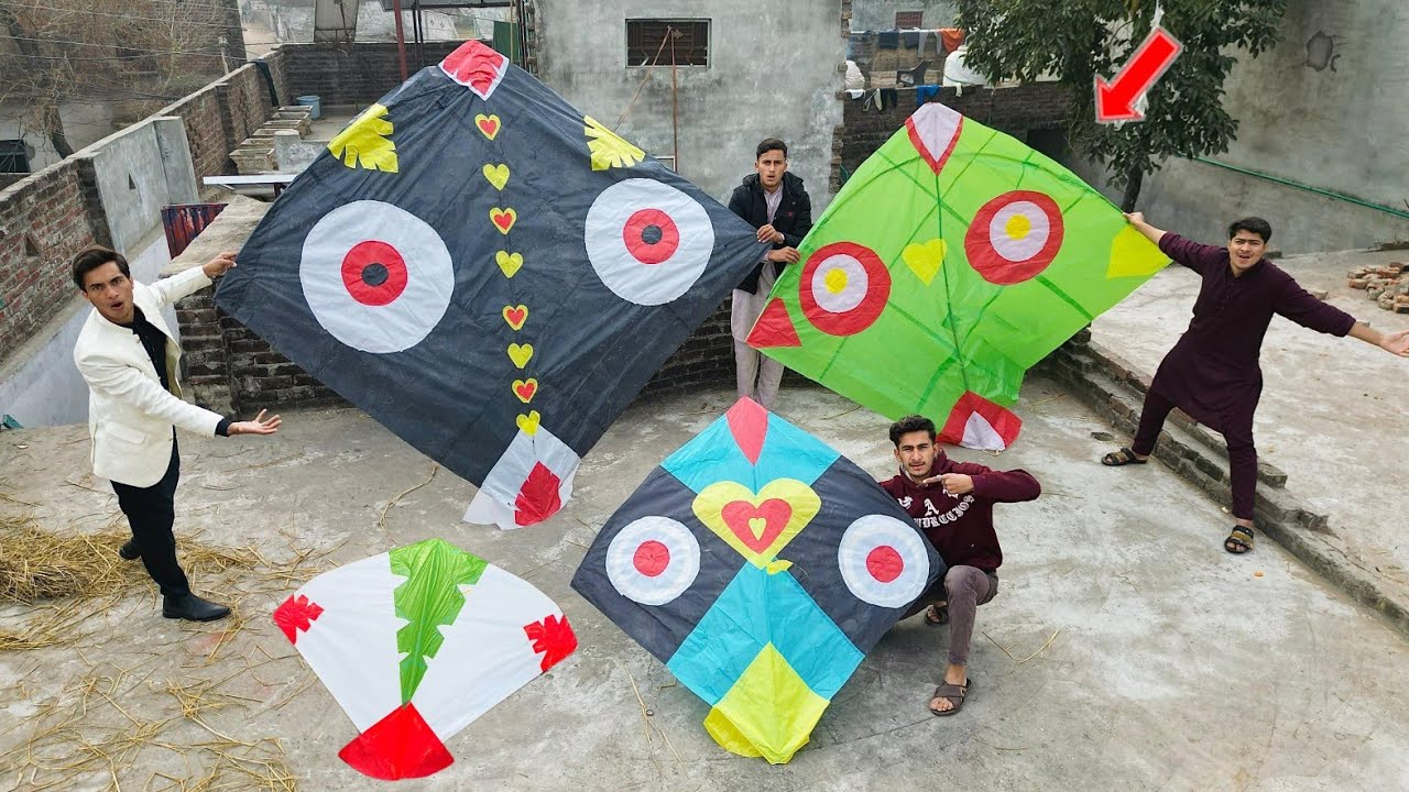12 Feet Black Kite Vs 8 Feet Green Kite Flying Nasir | 2 Big Kite Flying