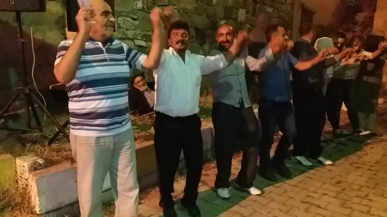 ERZURUM ŞENKAYA GRUP CANDOSTLAR ESLIGINDE BARDIZ KÖYÜ HALAYLARI  1        kadirvural