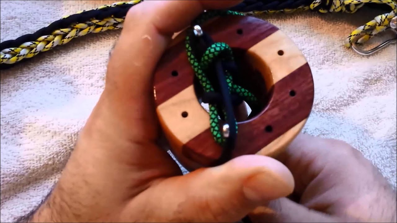 TWO PIN TWO COLOR KNITTING SPOOL