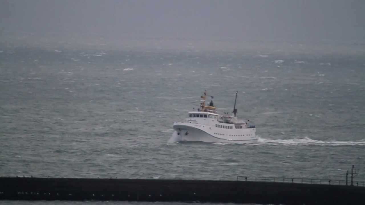 Ankunft der MS Funny Girl auf Helgoland am 10.12.2012