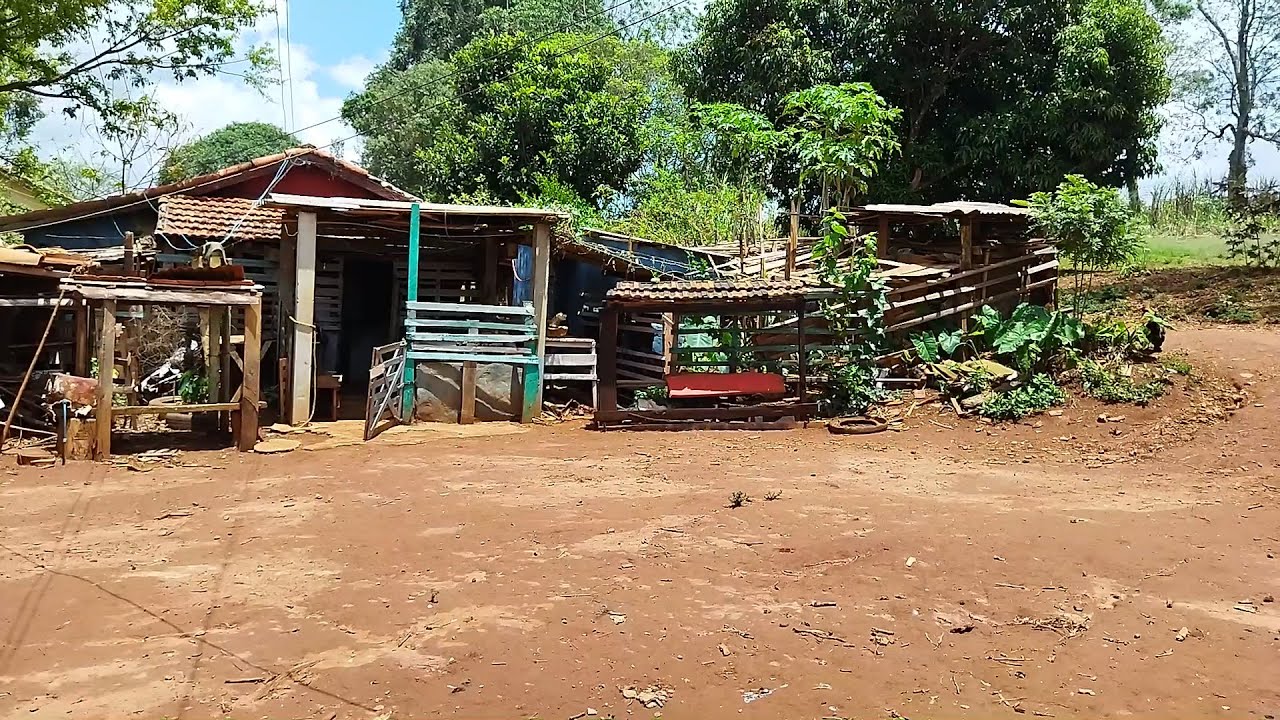 Dirceu Mora sozinho, apesar das limitações faz di tudo é muito engraçado e sempre rodeado de amigos