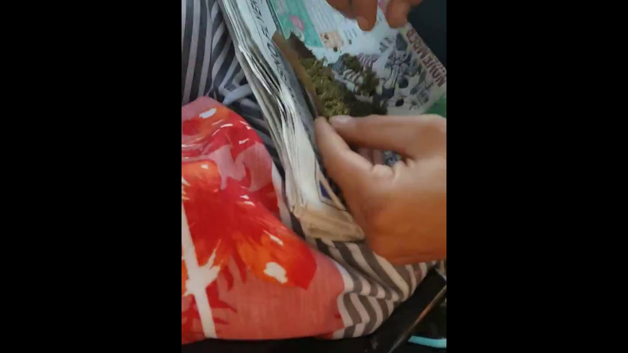 Tutorial  on how to roll a weed blunt