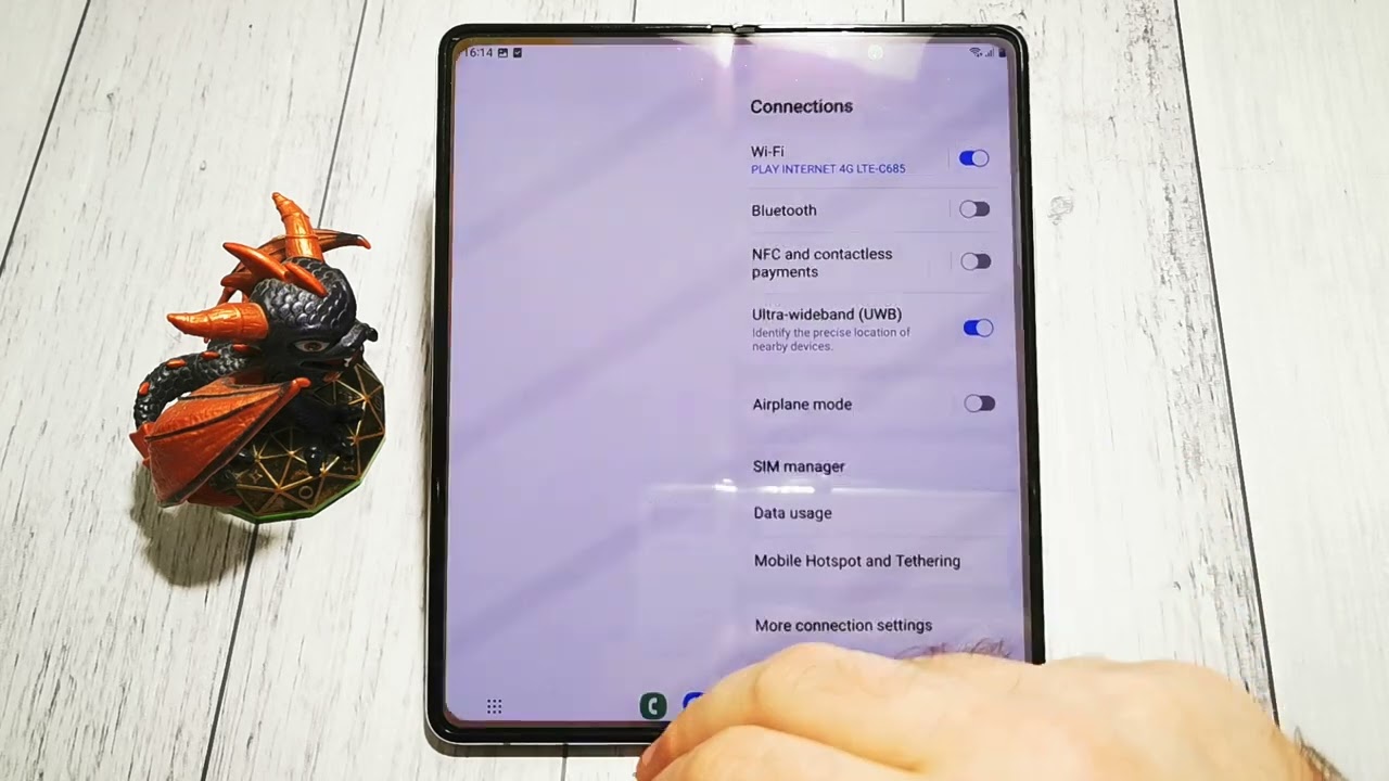 SAMSUNG GALAXY Z FOLD5: How to turn on fast wireless charging | Quick Guide
