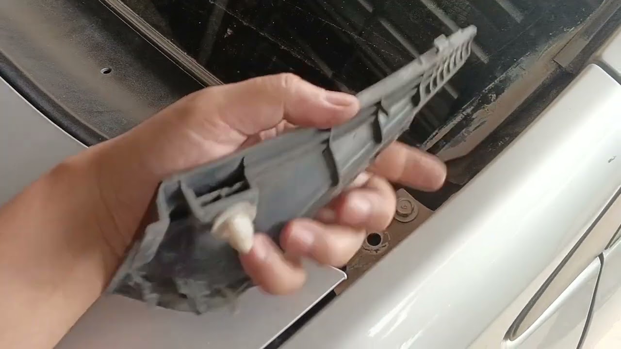 Cara Mudah Membuka Tutup atau Cover Talang Air Mobil Avanza Xenia