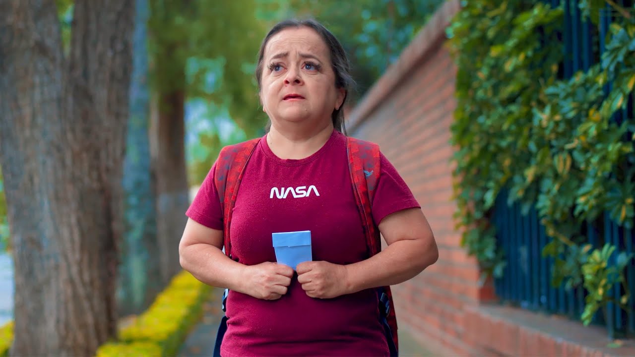 Abandonó a su hija por ir en busca de una vida mejor, sin imaginarse que no estaría en buenas manos