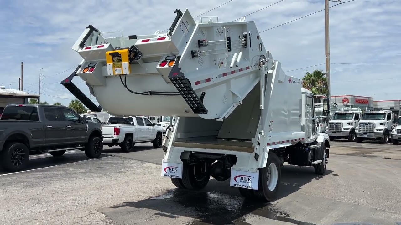 2024 Mack MD6 11 Yard Pac Mac RLM Rear Loader Garbage Truck - 109270
