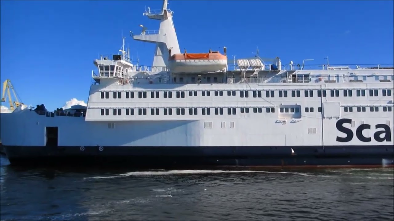 Warnemünde: Hafenrundfahrt.
