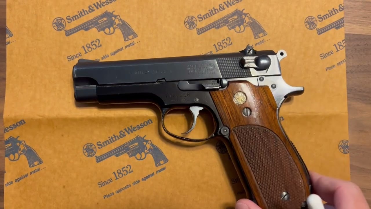 Smith and Wesson model 39-2 (early 72’) and more history