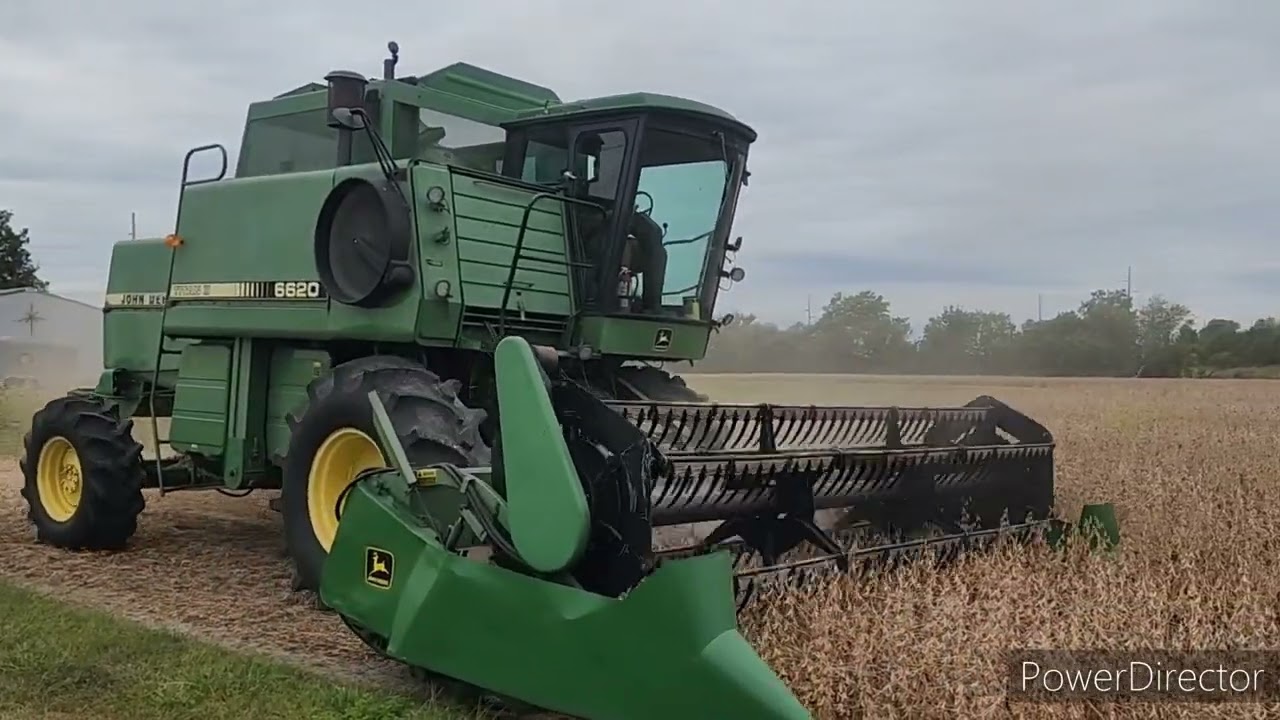 Комбайн John Deere 6620 Titan II для уборки сои