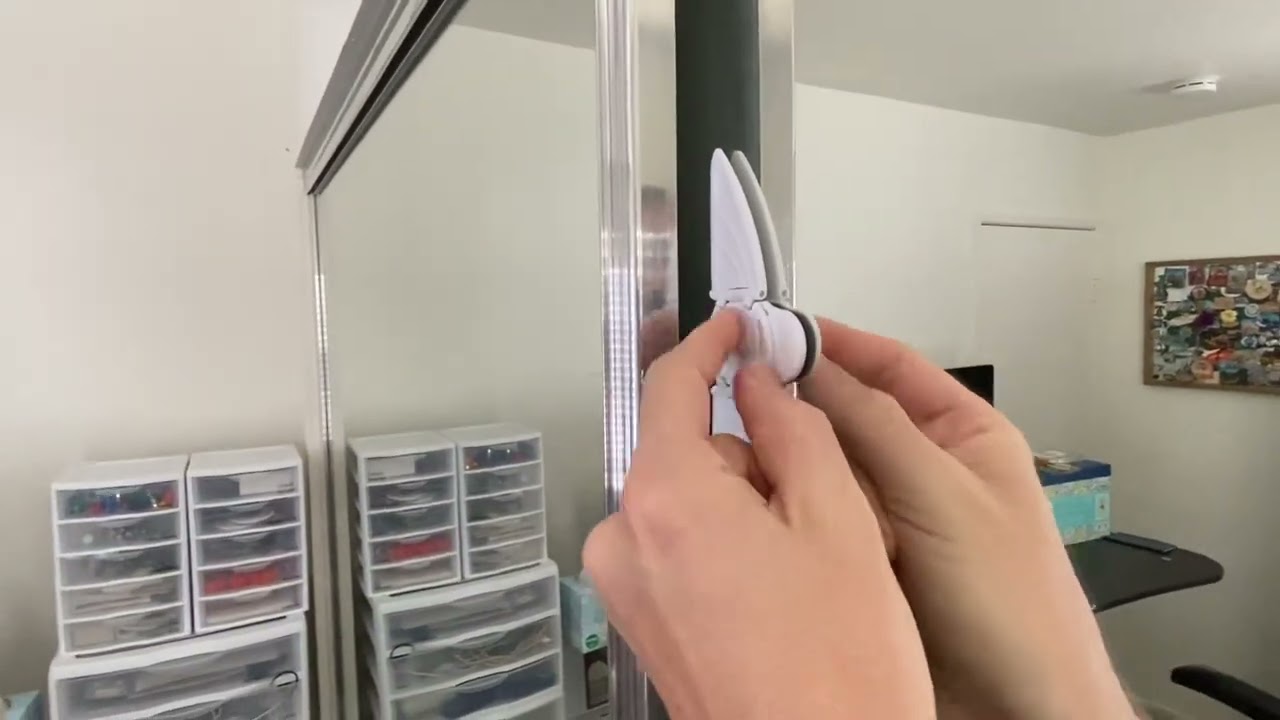 Childproof Closet door locks
