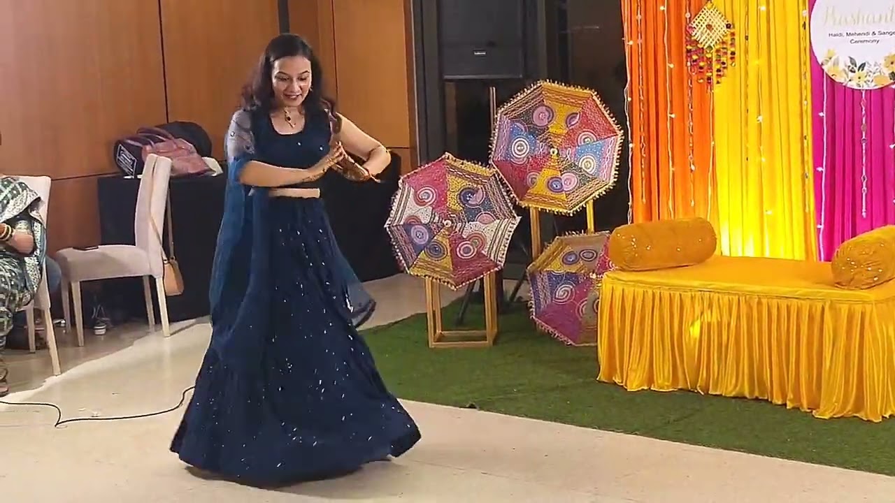 भाई की  मेंहदी  में बहन का डांस ।😍😃😇 #bhaibehenkadance #sangeet 