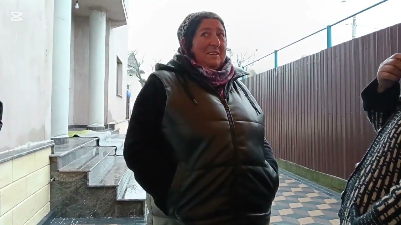 Cum a fost la înmormântarea lu mama lu pana