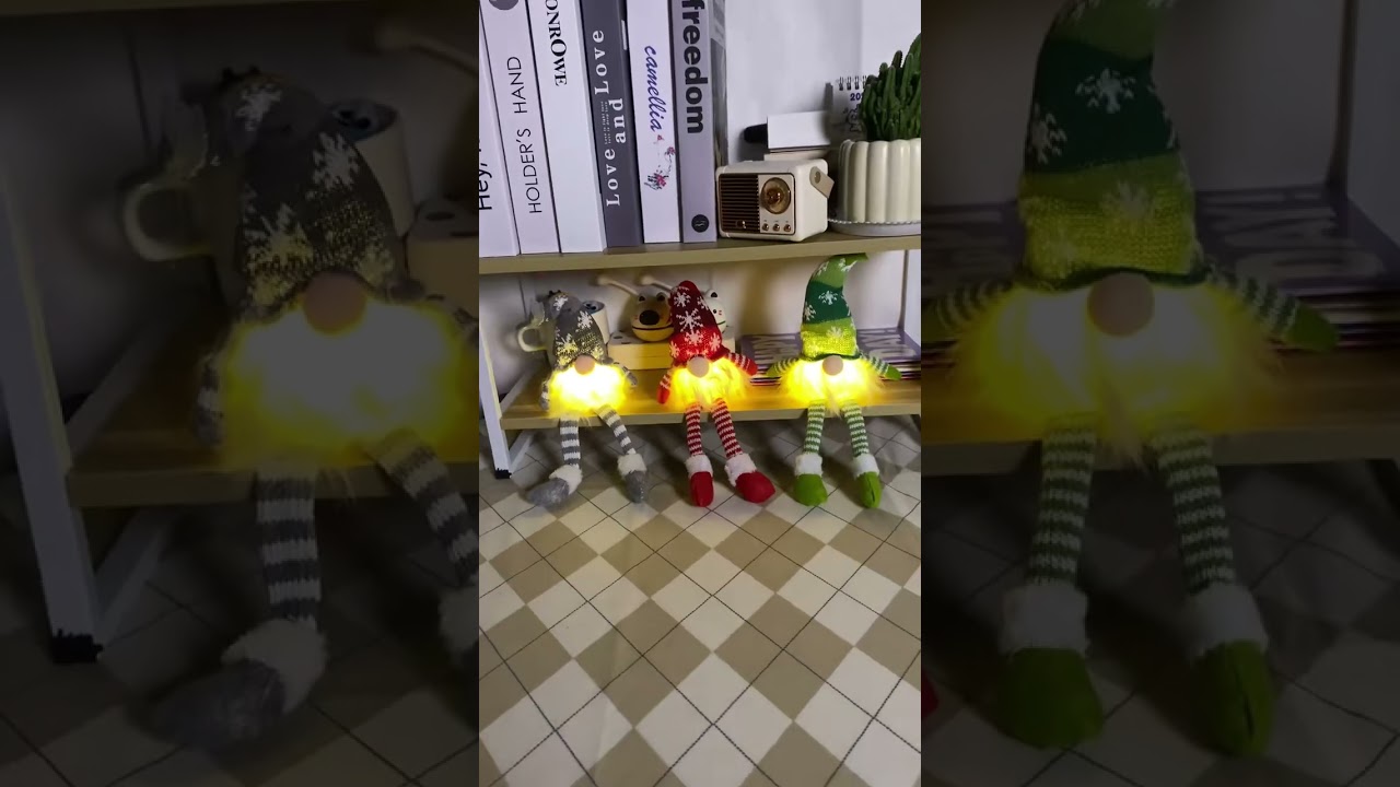 Elf Nightlights for Festive Cheer #Light #Christmas #Elf