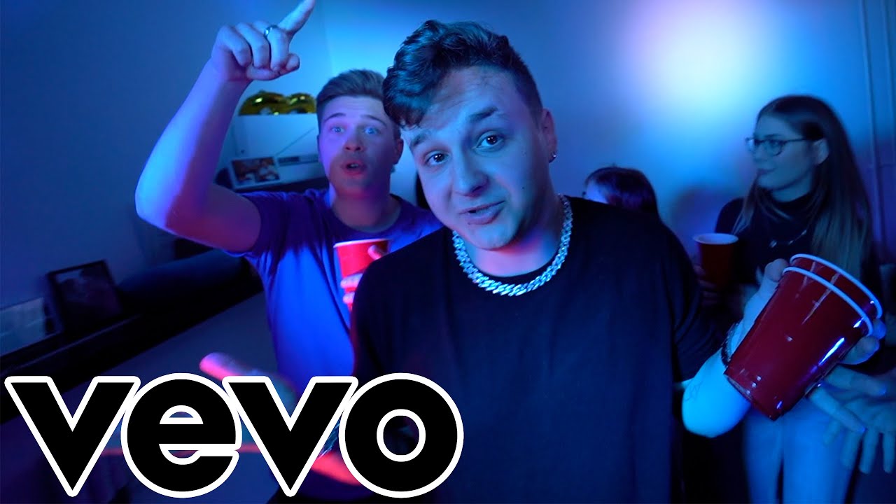 Tóth Benedek - Swarovski (Official Music Video)