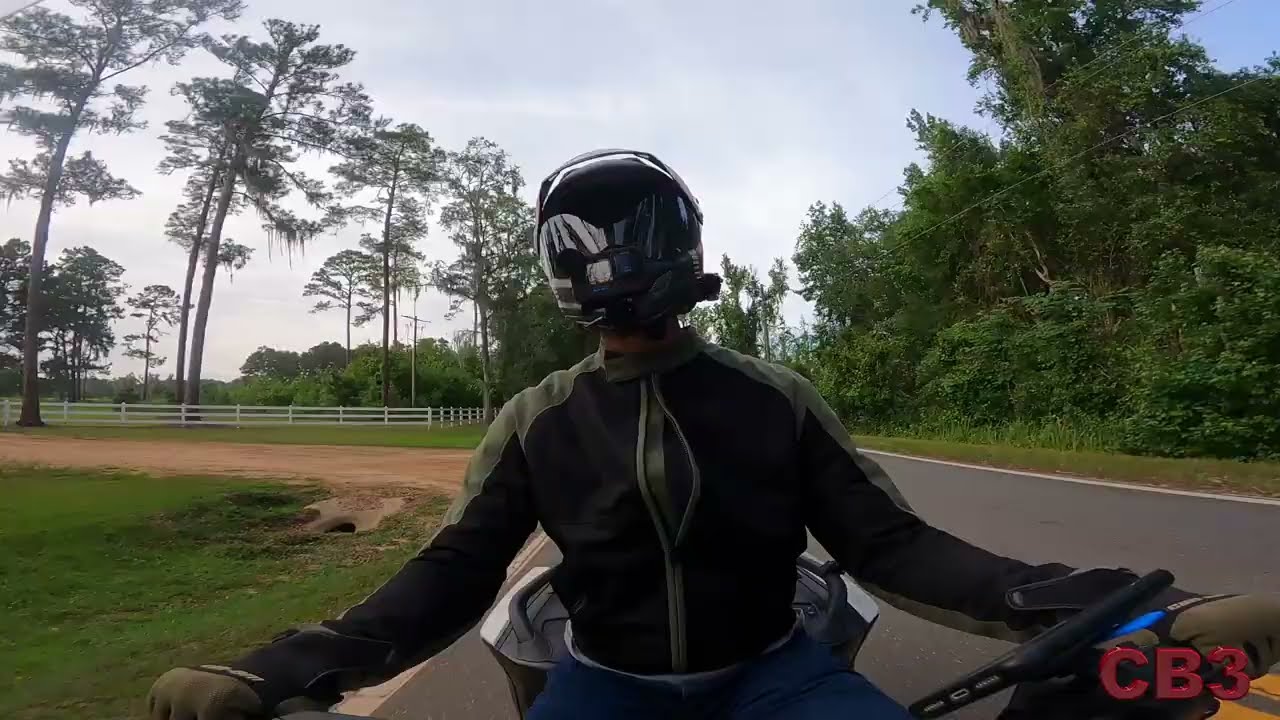 CAN AM SPYDER VS HARLEY TRI GLIDE !!!  Which one is better for YOU!!!