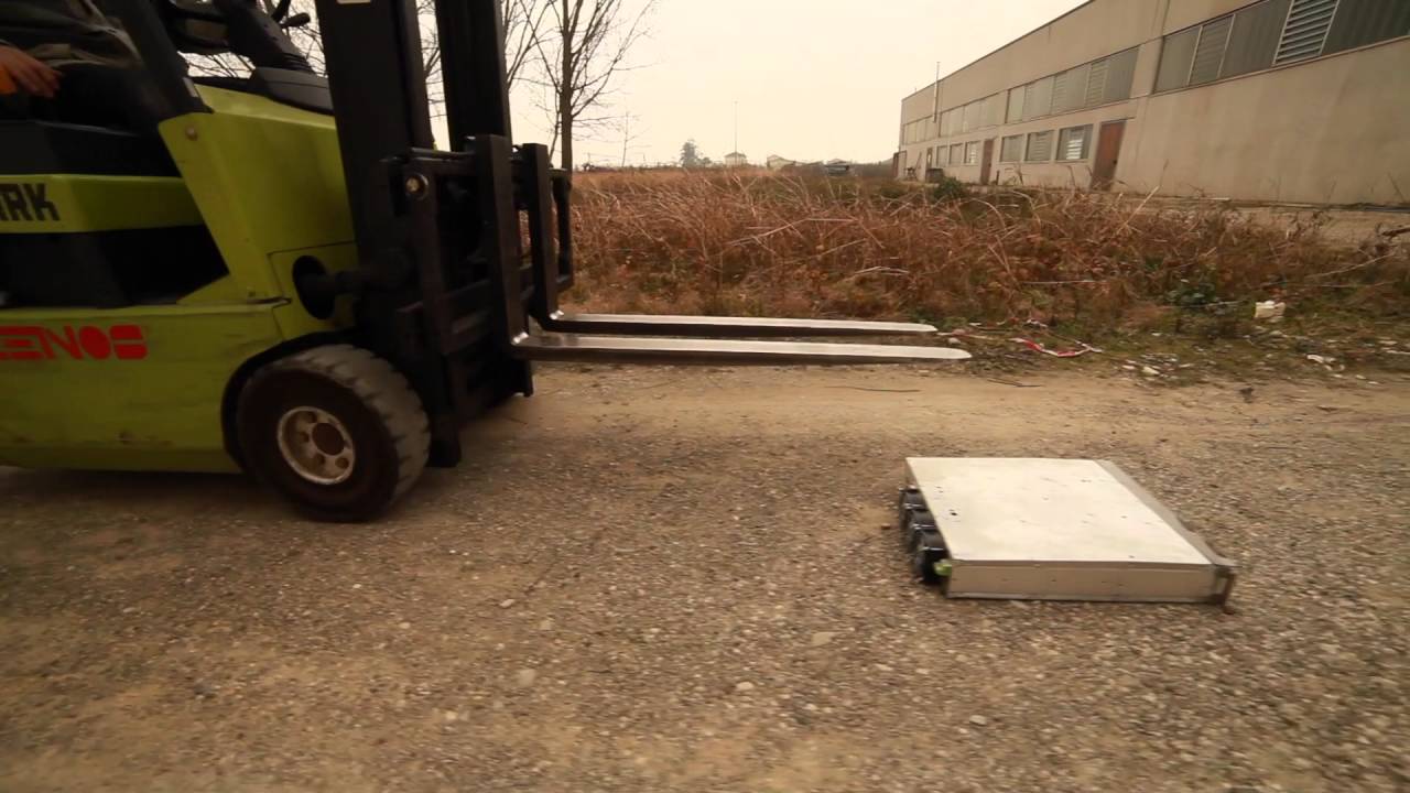 Elenos transmitter: The forklift crash test