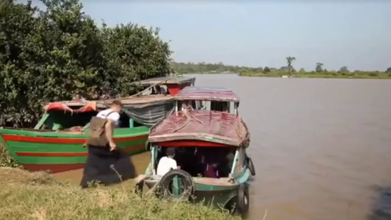 Marco Fritsche stolpert in Myanmar &uuml;ber seinen Rock - Bauer ledig sucht moderator