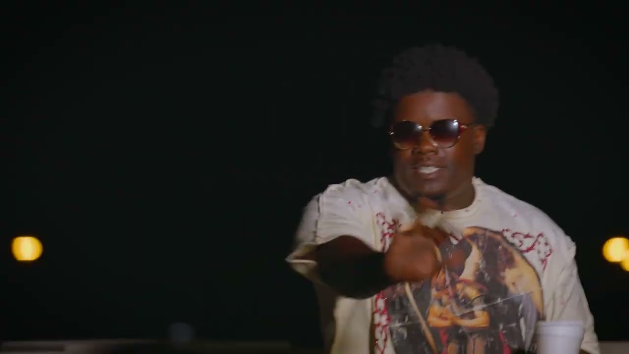 Flyup Ambition- War Feat. Gata Boi (Official Video)