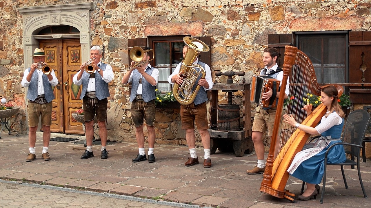 Sehr erfrischend (Polka) - Irrsdorfer Tanzlmusi - Volksmusik - DAXN