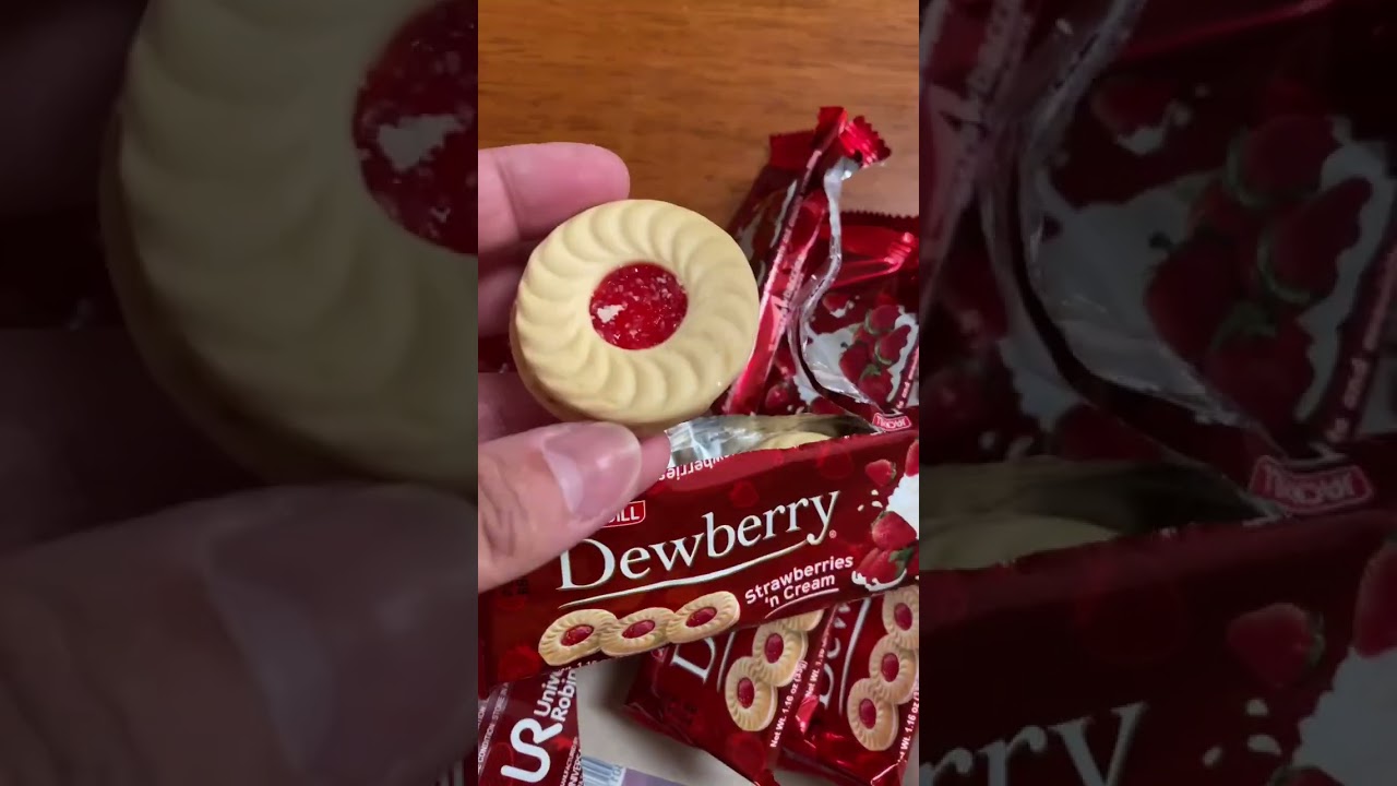Jack&rsquo;nJill Dewberry Strawberries &lsquo;n Cream #shorts #snack #cookies #viralvideo #satisfyingsounds