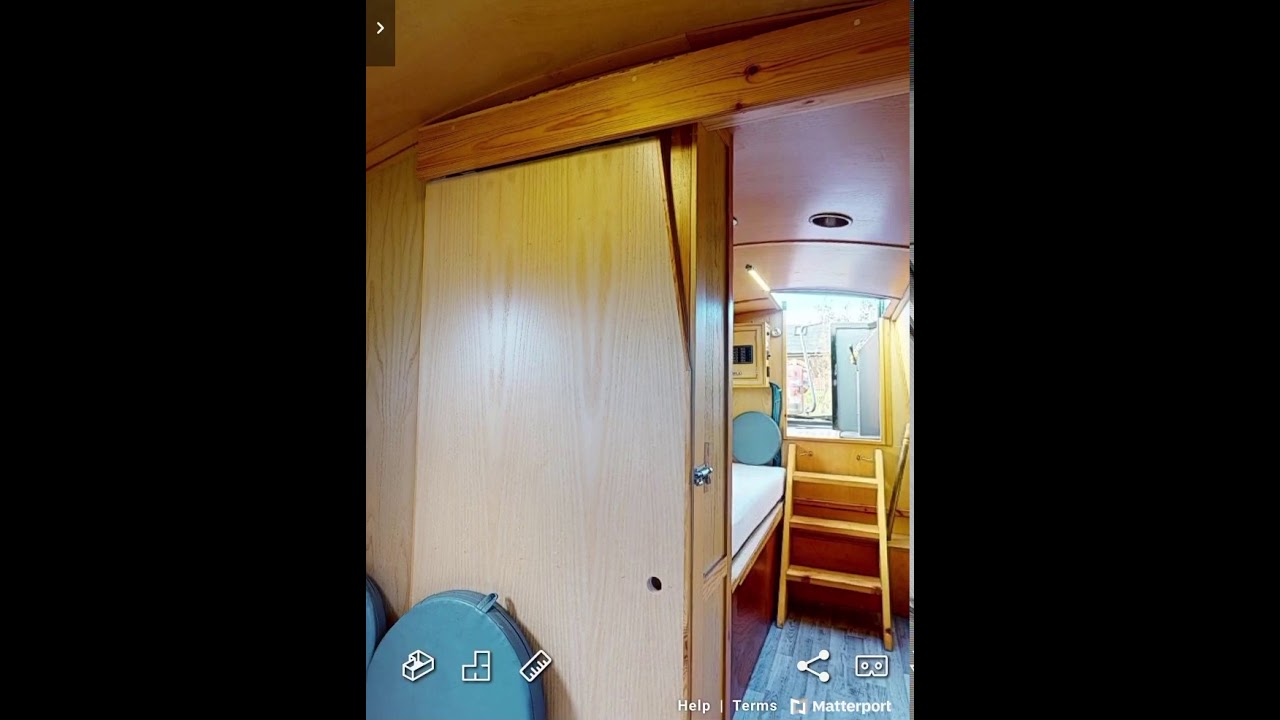 &lsquo;Smoke&rsquo; a 61ft Semi Traditional Tug Style Narrowboat