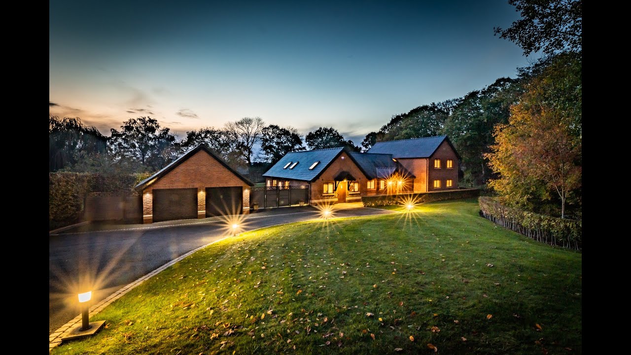 Luxury Cheshire home in Higher Whitley with a mature 1.37 acre plot