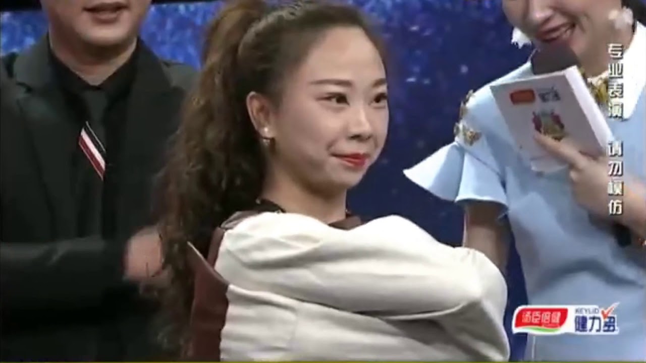 Shanghai Female Magician | Escape from Straitjacket