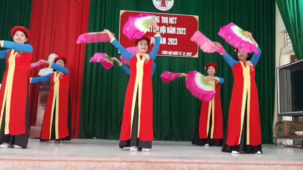 Múa  Vui ngày hội người cao tuổi  CLBĐTH Xóm Nội