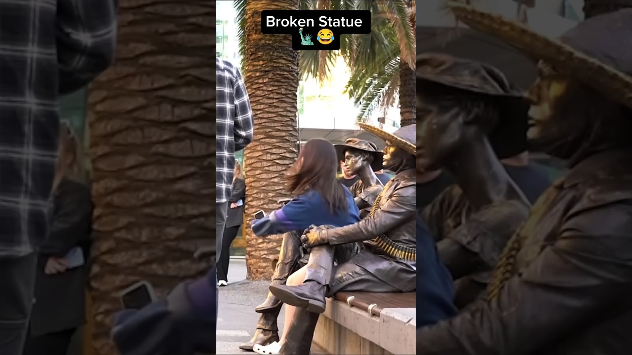 FUNNY Statue Prank Scares Peoplein USA? #usashorts #prank #funnyclip #interestingclips #funnymoment