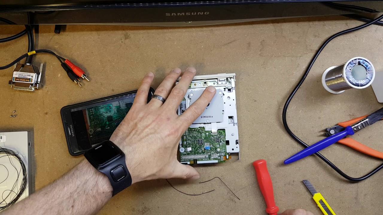 Modifying a Sony MPF920 Z131 Floppy Drive for use in the Commodore Amiga.