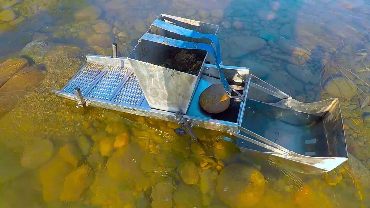 Primo giorno di scavo stagione 2020 Torrente Elvo