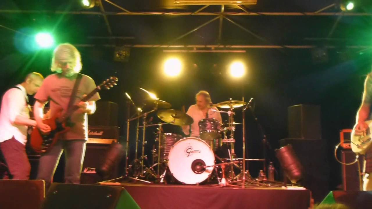 John Coghlan's Quo     ( live )-FORTY FIVE HUNDREB TIMES+Intro UMLEITUNG ...wmv
