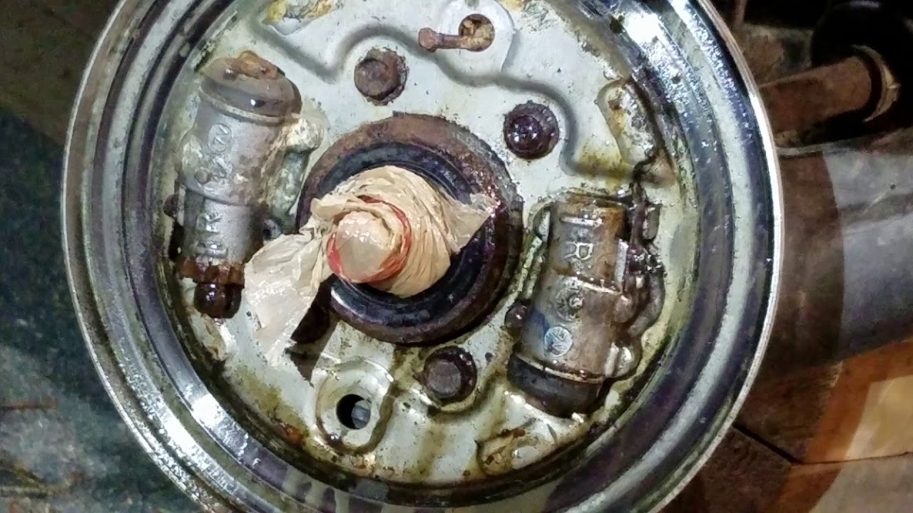 Honda ATV Front brake replacement,Repairing seized brake adjustment