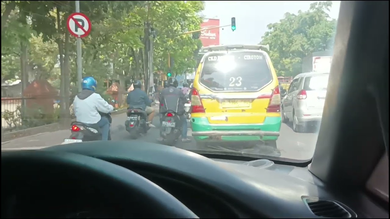 Hyundai Trajet 2000cc matic mobil nyaman banget buat keluarga