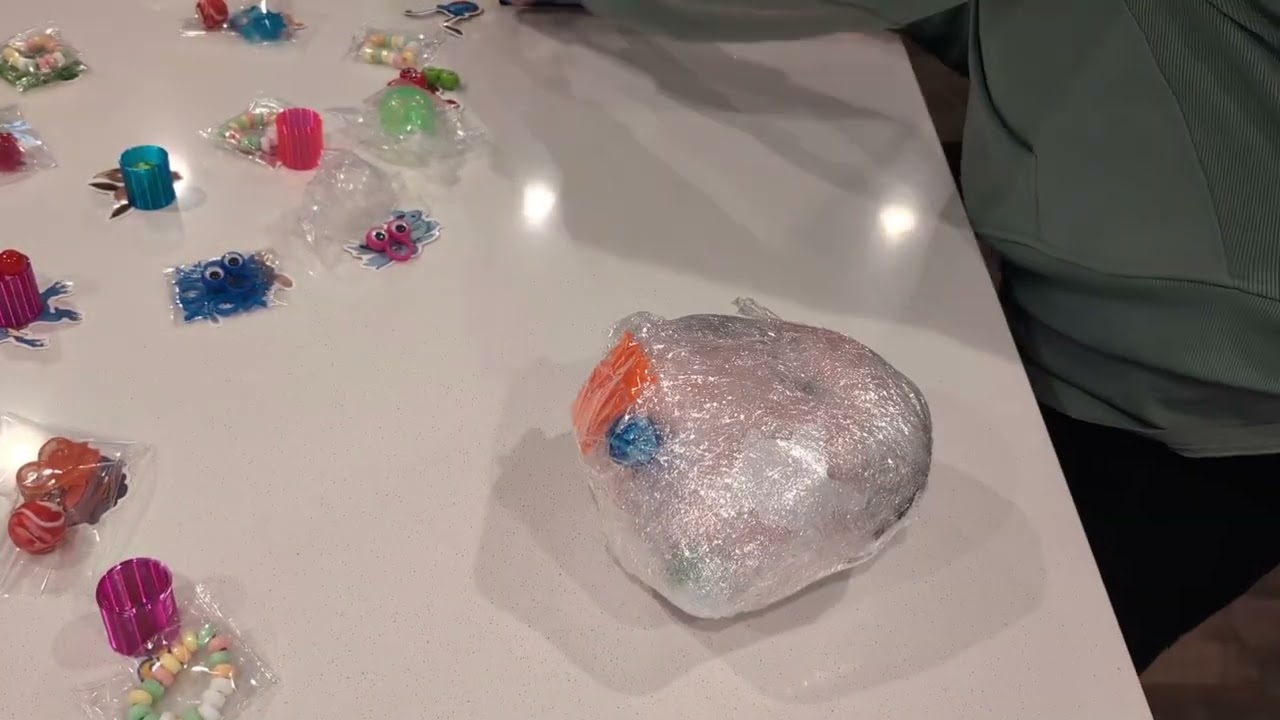 Как играть в игру &laquo;Саран Врап&raquo;
