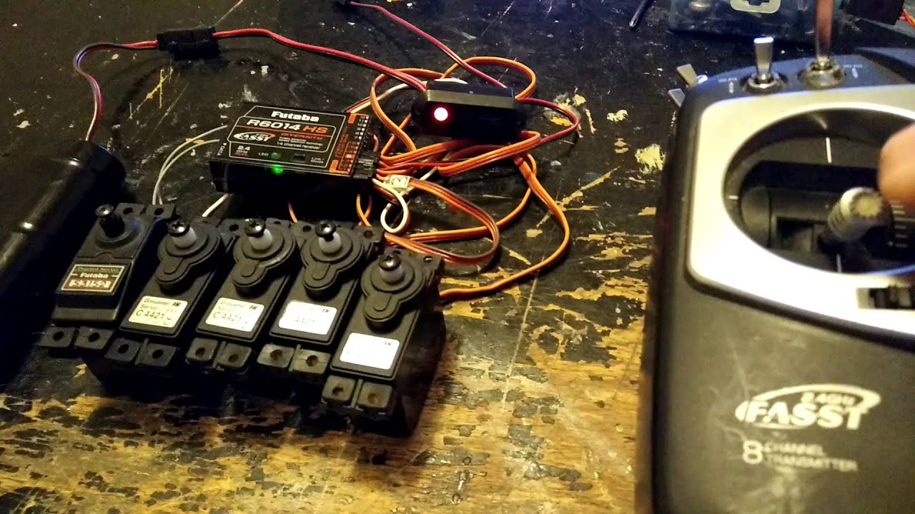 Graupner/JR C4421 Servo problem