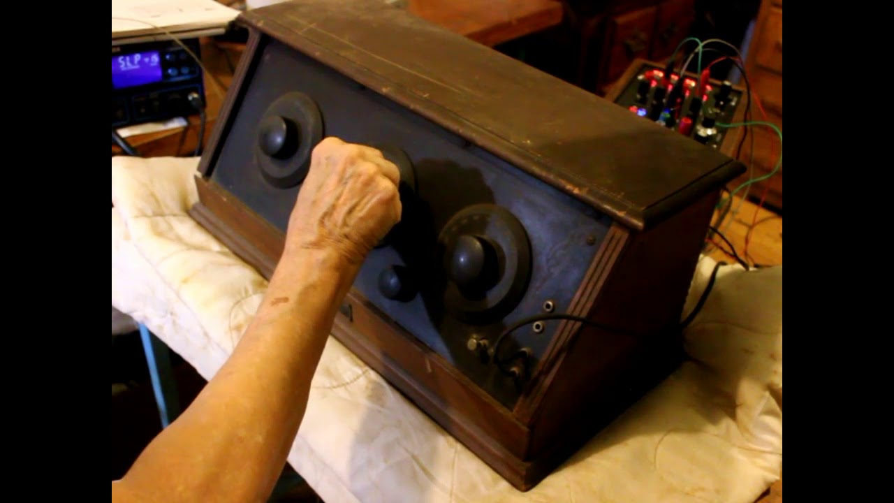 RESTORING A 1920'S BATTERY RADIO