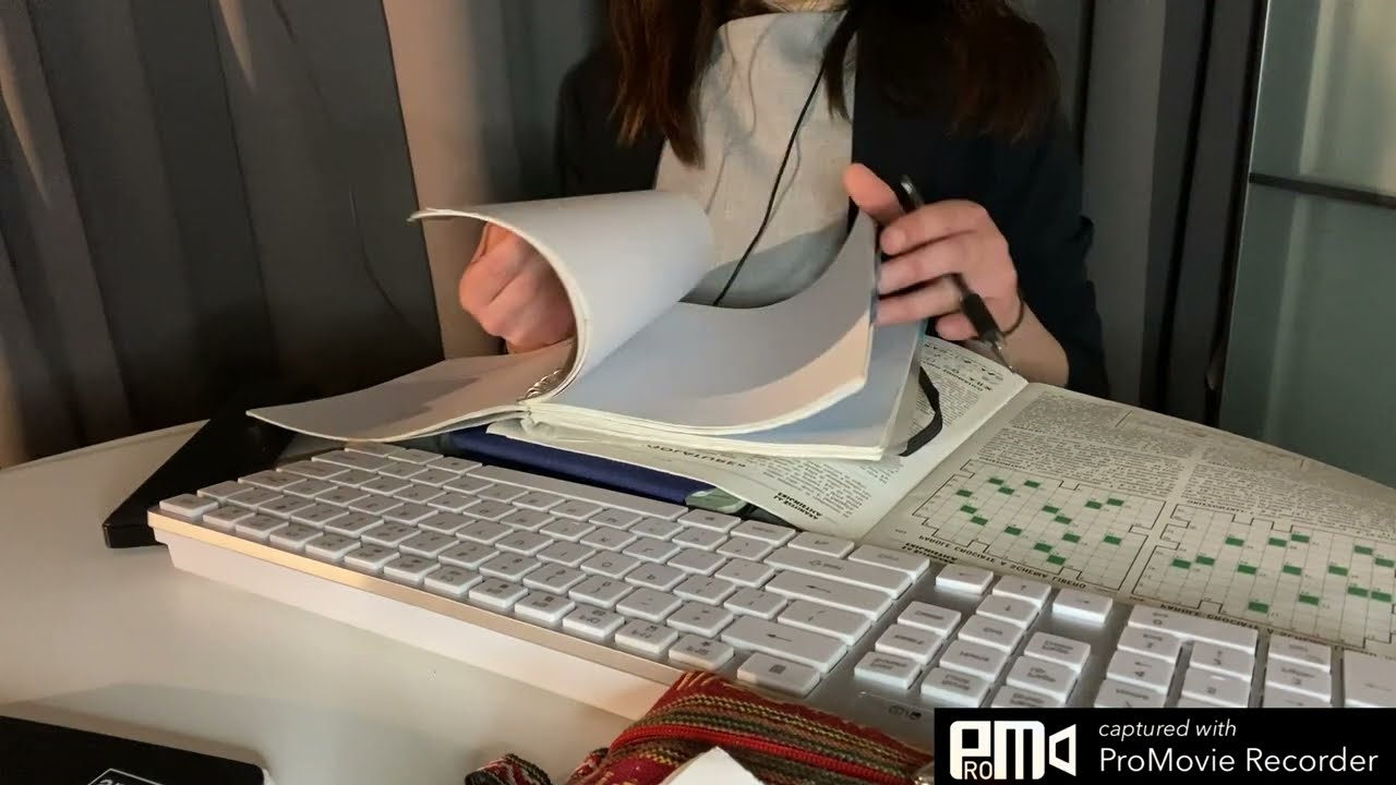 ASMR ITA Secretary  Roleplay Soft Spoken - Rumore carta , tastiera , borsa, quaderni