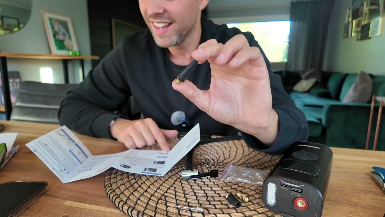 Testar en bärbar minikompressor INNOVV P1