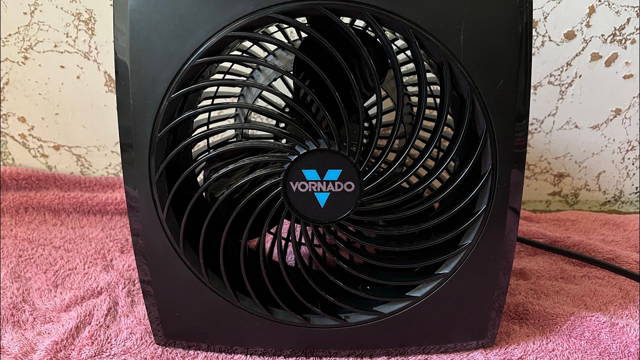 vornado 574 compact flat pannel air circulator fan