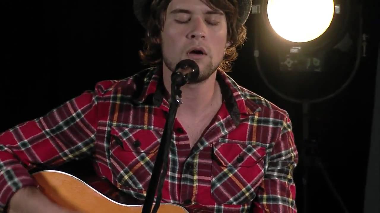 Matt Hires - Honey Let Me Sing You A Song ( Interview and Performance )