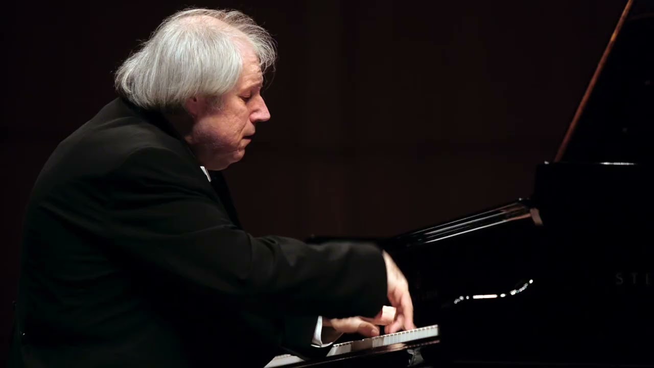 Grigory Sokolov - Mozart Piano Sonata in C minor, K.457 (Bad Kissingen 2001)