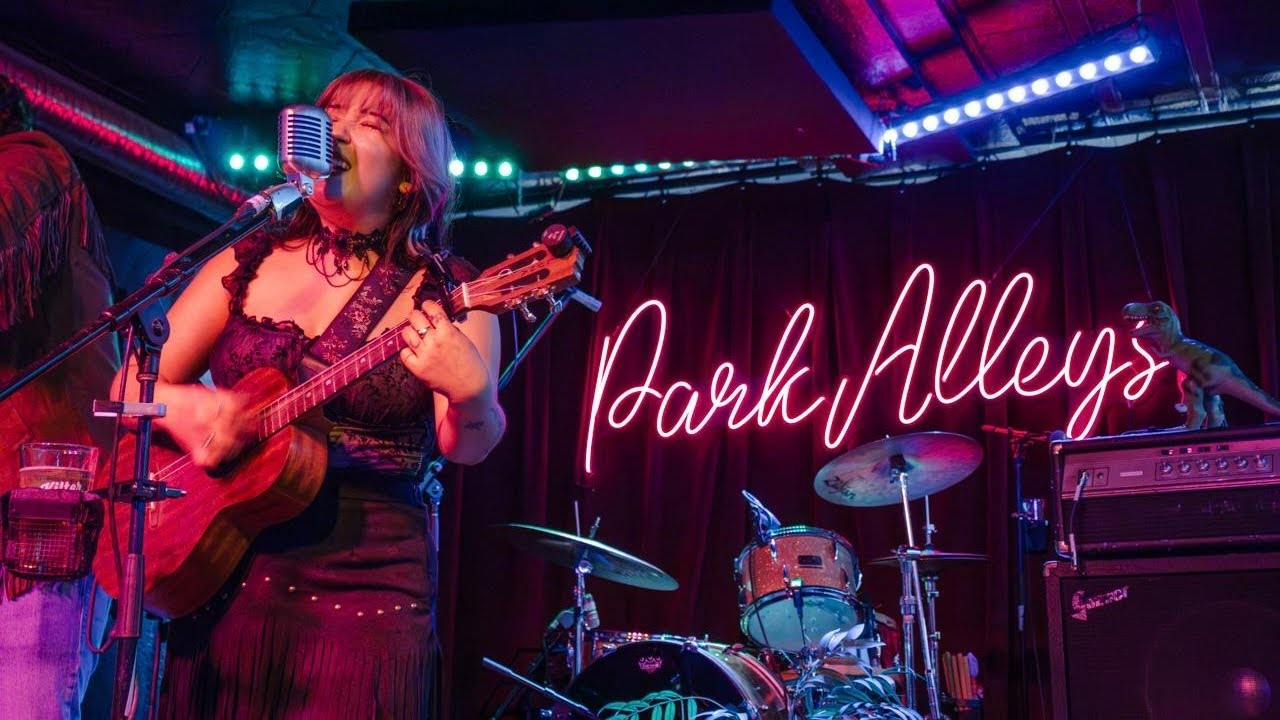 Nahla Moon - Wildflowers (Live at Park Alleys)