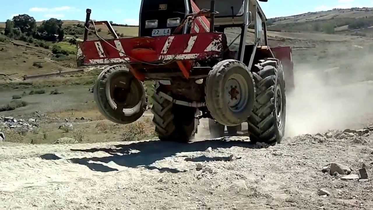 Massey Ferguson 265s nin marifetleri. Deliriyor resmen :D (çift römork ile keskin bayır)