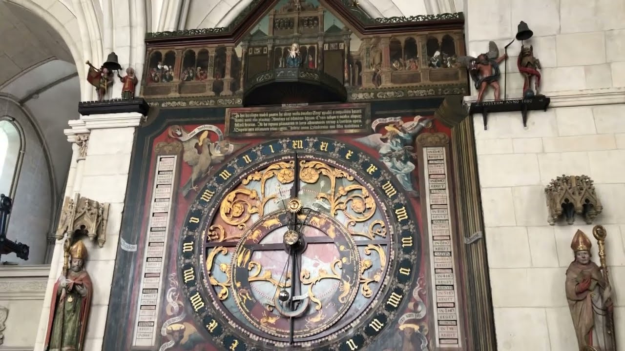 EXPLORE MÜNSTER - join me to hear the world famous astronomical clock at the St.Paulus-Dom